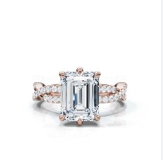Elegant Emerald Engagement Rings for a Timeless Look Elegant Emerald Engagement Rings for a Timeless Look