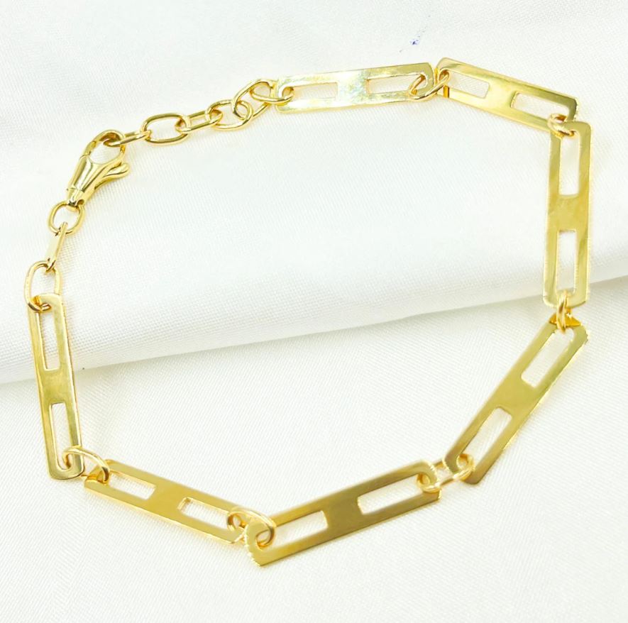 Shop Now: Gold & Diamond Bangles at Tresor Jewelry!