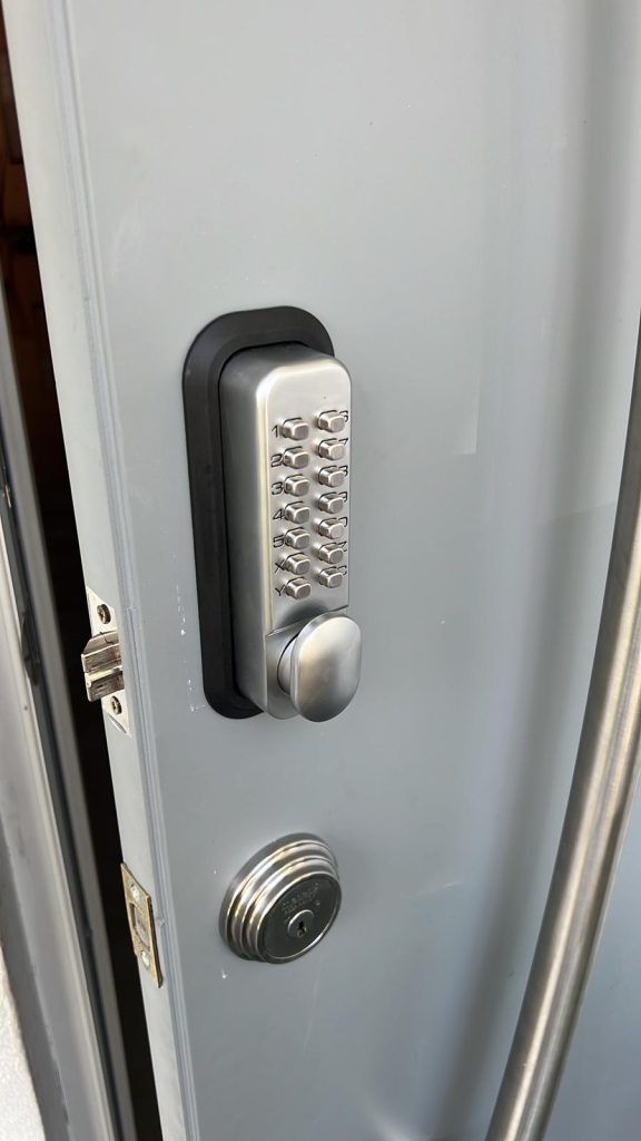 24 Hour Emergency Locksmith Near Me 24 Hour Emergency Locksmith Near Me