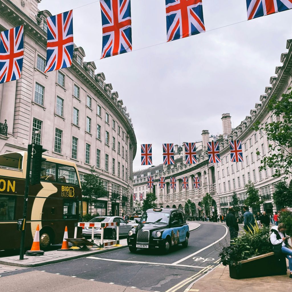 Reliable Airport Transfer: Heathrow to Southampton by Private Car Reliable Airport Transfer: Heathrow to Southampton by Private Car