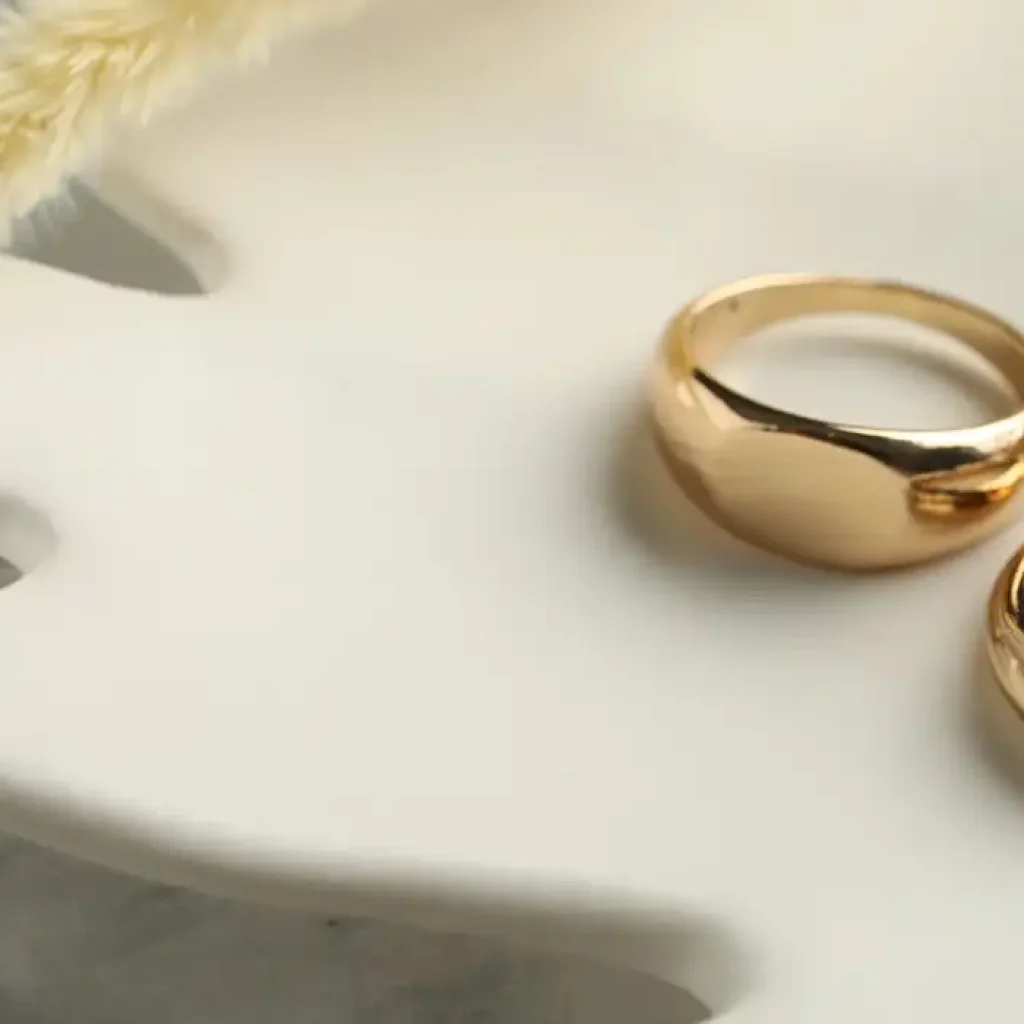 Elegant 9ct Gold Keeper Rings for Everyday Shine