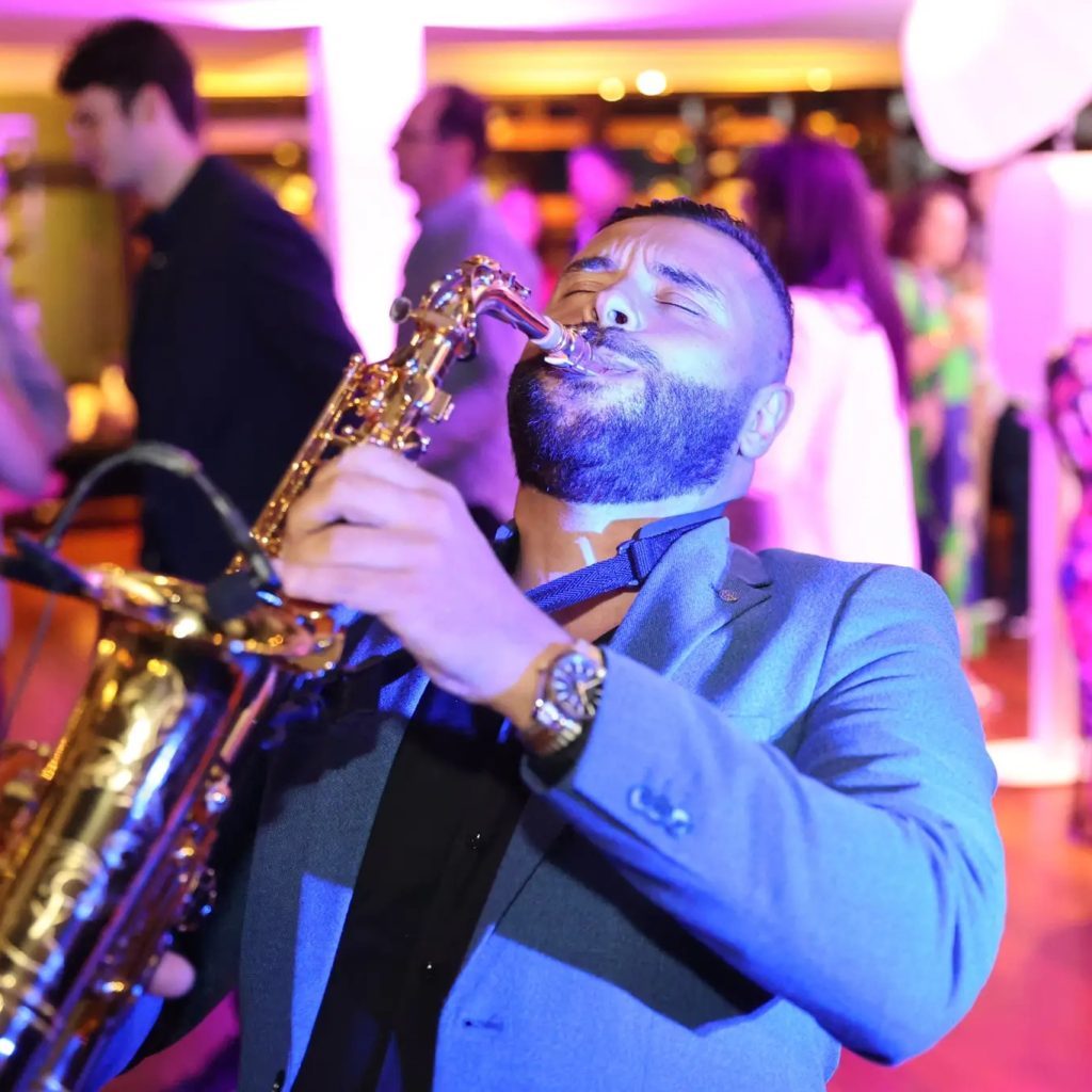 Elegant Saxophonist for Your Sydney Event Elegant Saxophonist for Your Sydney Event