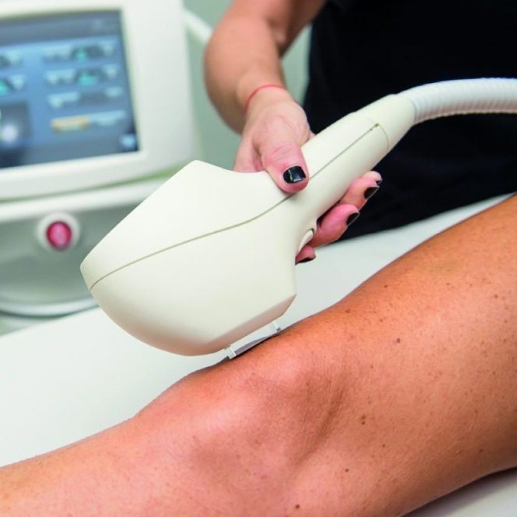 Reveal Radiant Skin with Expert Facial Deep-Cleansing