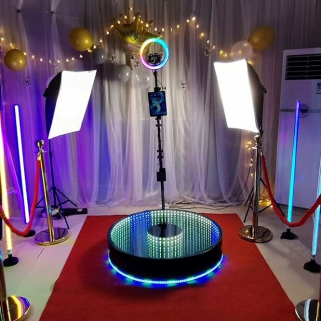 Make their day unforgettable with a stylish photo booth for celebrations