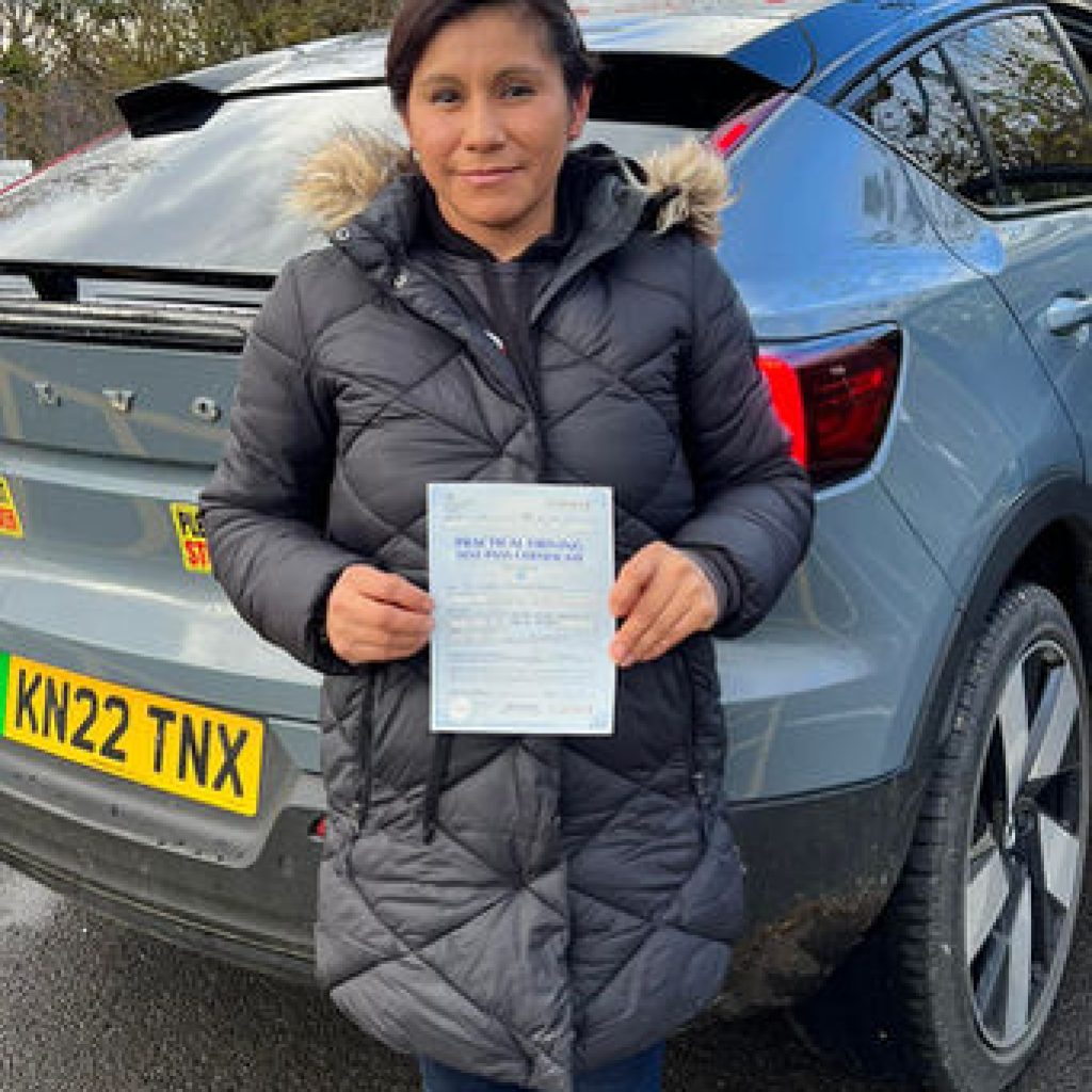 Master the roads: confident Bristol driving lessons for all levels Master the roads: confident Bristol driving lessons for all levels