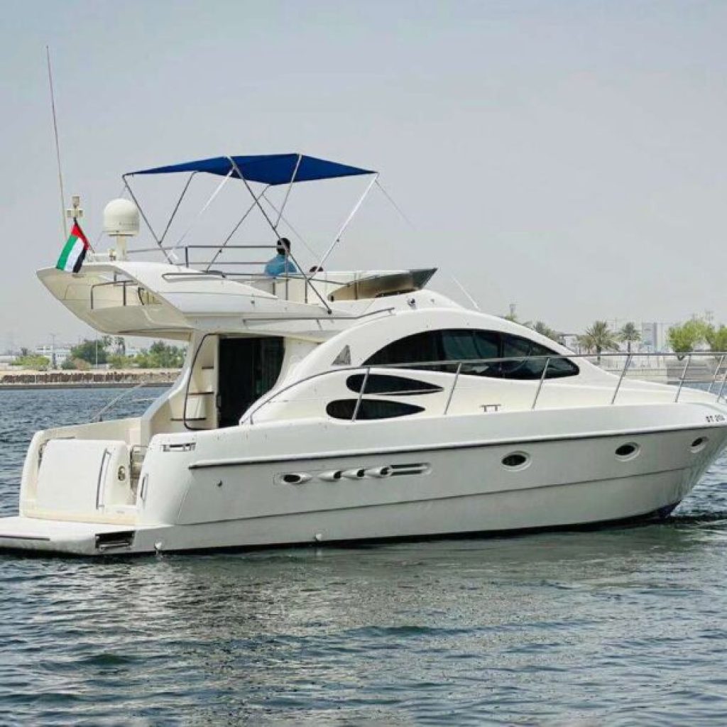 Luxury Dubai Yacht Charters for Private Sightseeing and Events