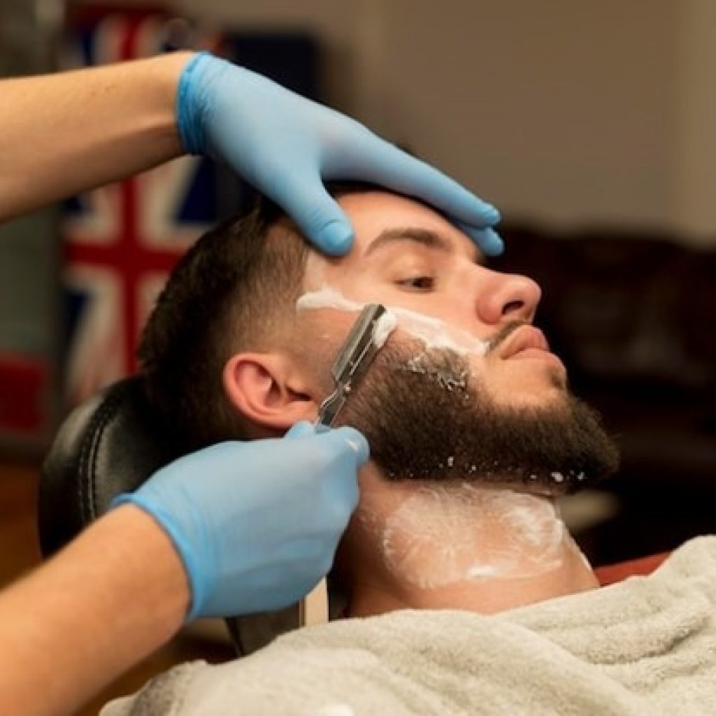 Expert Men’s Grooming in Melbourne’s Heart: Modern Cuts & Classic Shaves