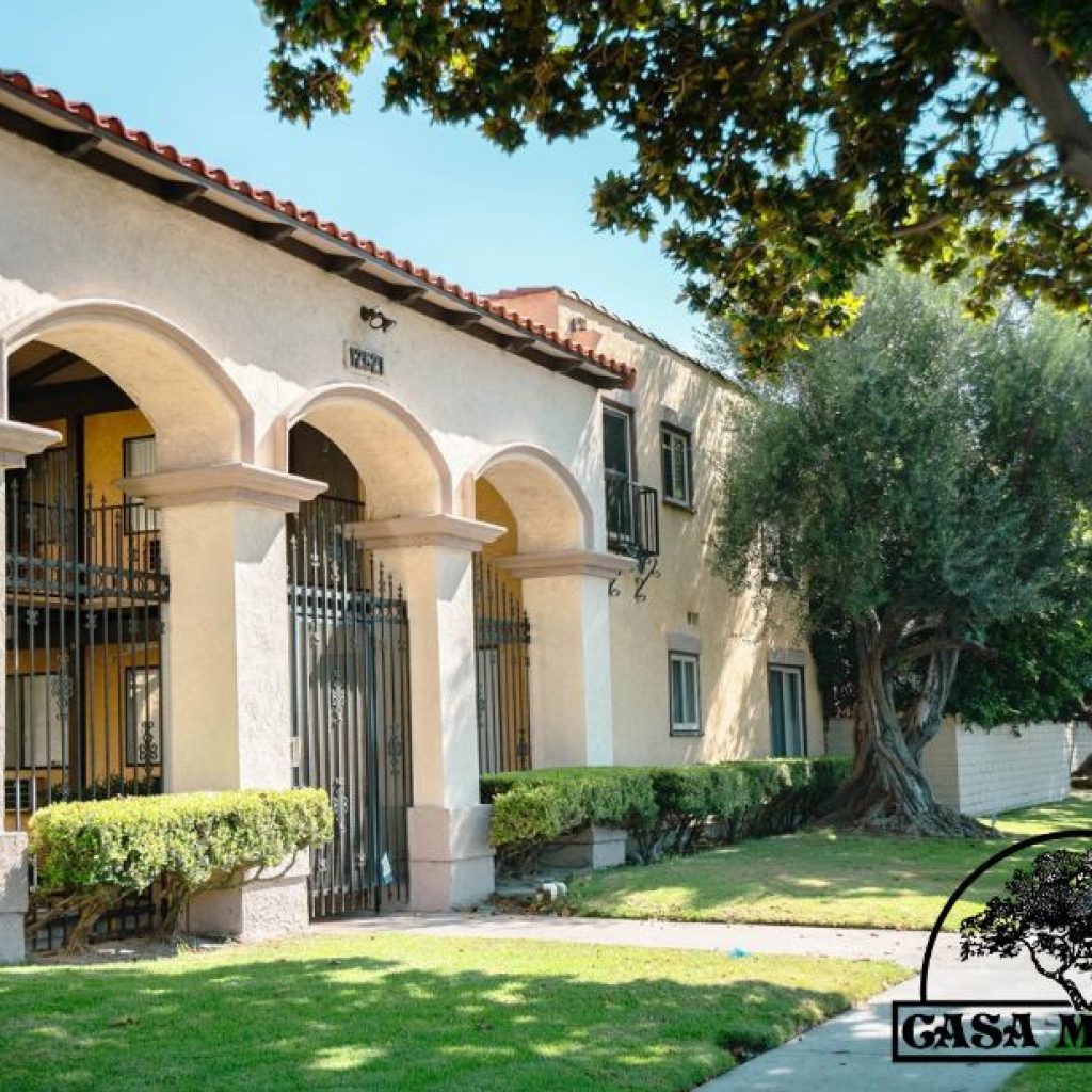Elegant Lakewood living: stylish flats with modern amenities