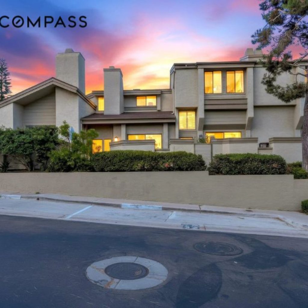 Explore Coastal Living: Your Next La Jolla Condo Home