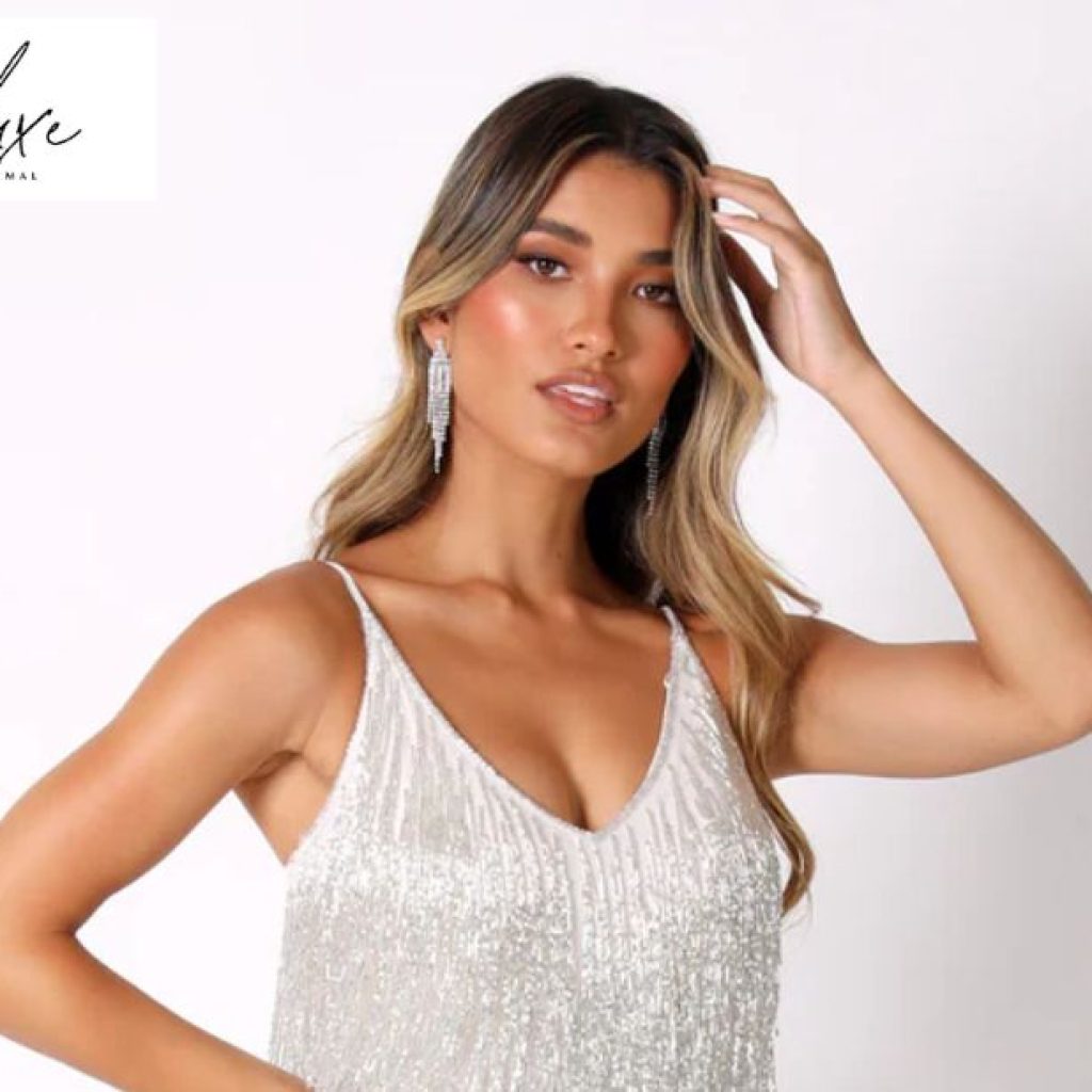 Elegant Evening gowns with stylish long sleeves