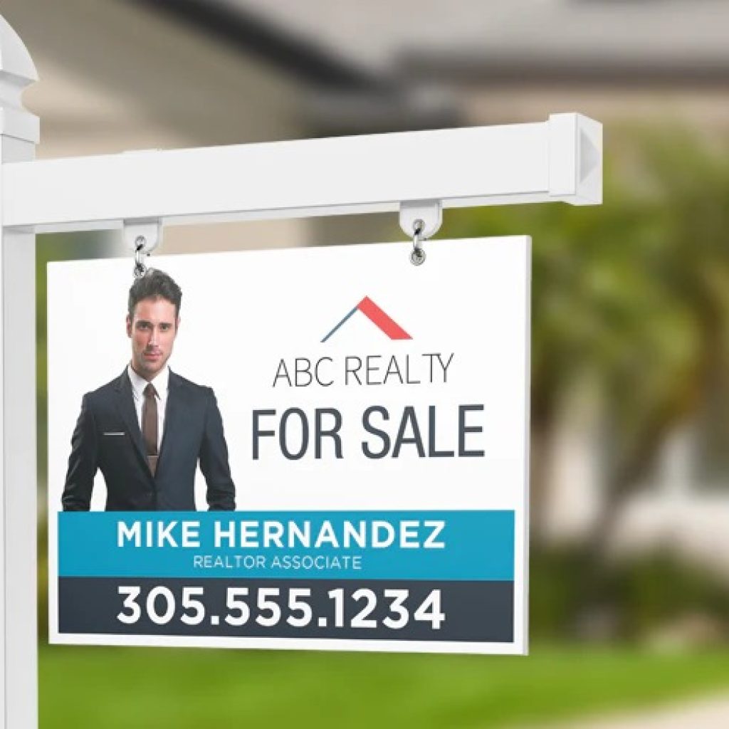 Bold property signs that catch the eye — trusted branding for estate agents Bold property signs that catch the eye — trusted branding for estate agents