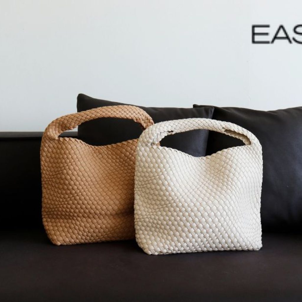 Effortless Everyday Tote: Sleek, Sustainable Leather for Women