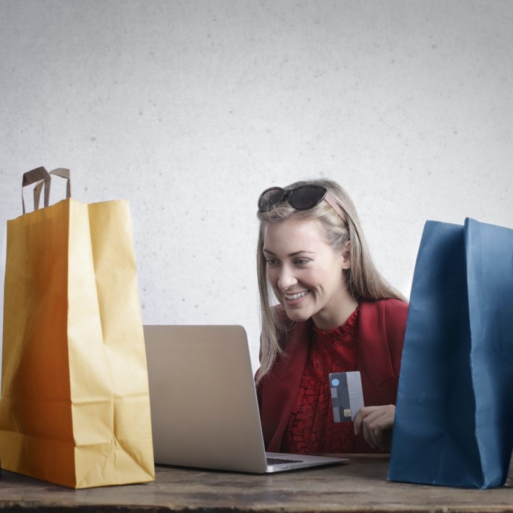 Get a UK Mail Forwarding Address for Easy Online Shopping