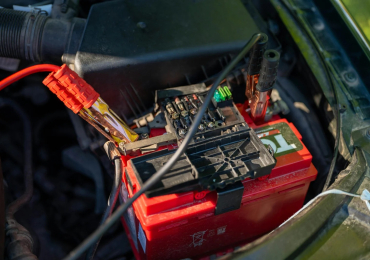 Démarrage d’urgence pour batteries déchargées