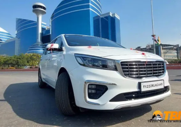 Book Chauffeur driven Kia Carnival hire service in Jaipur